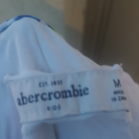 Tank - Picture 3 of 4